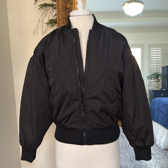[Old Navy] Women Puffer Quilted Jacket with banded waist/neck Size:XS - Picture 2 of 6